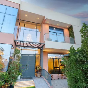 Bed & Breakfast Boutique-trade Center 